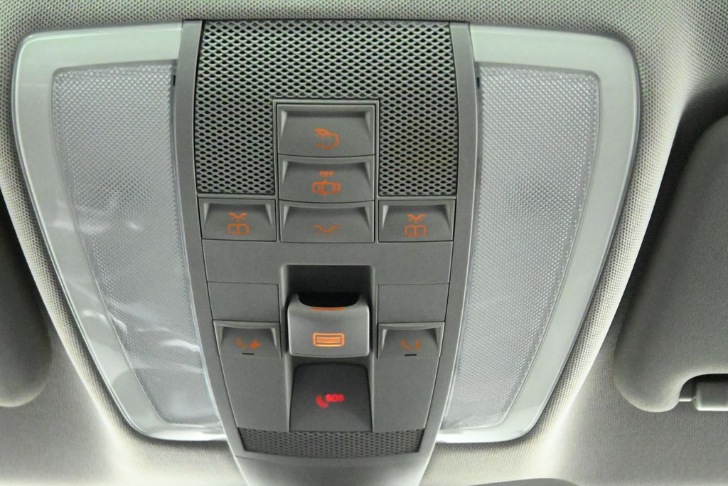 Thumbnail: 2013 Mercedes-Benz C-Class - 24