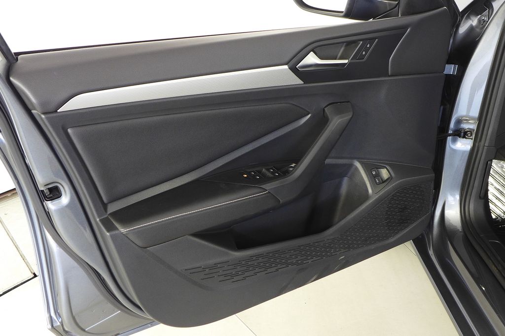 Thumbnail: 2022 Volkswagen Jetta - 11