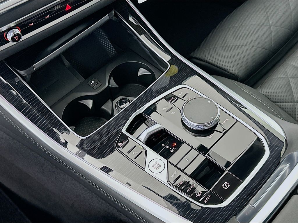 Thumbnail: 2026 BMW X5 - 15