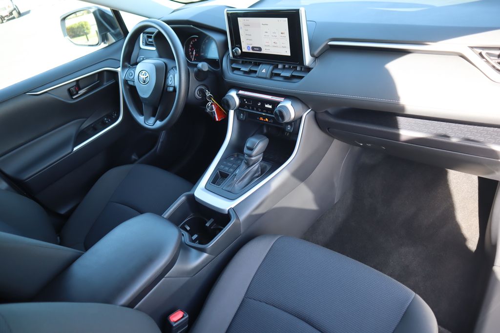 Thumbnail: 2025 Toyota RAV4 - 17