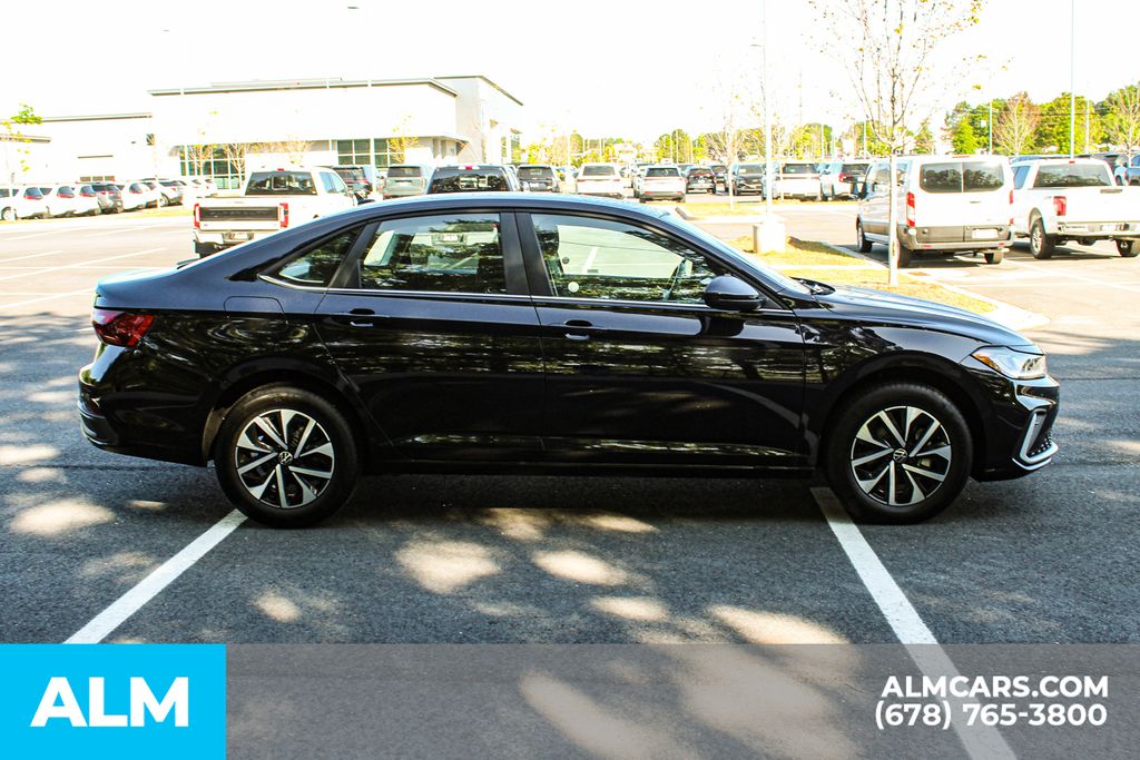 Used 2025 Black Volkswagen 1.5T S image 9