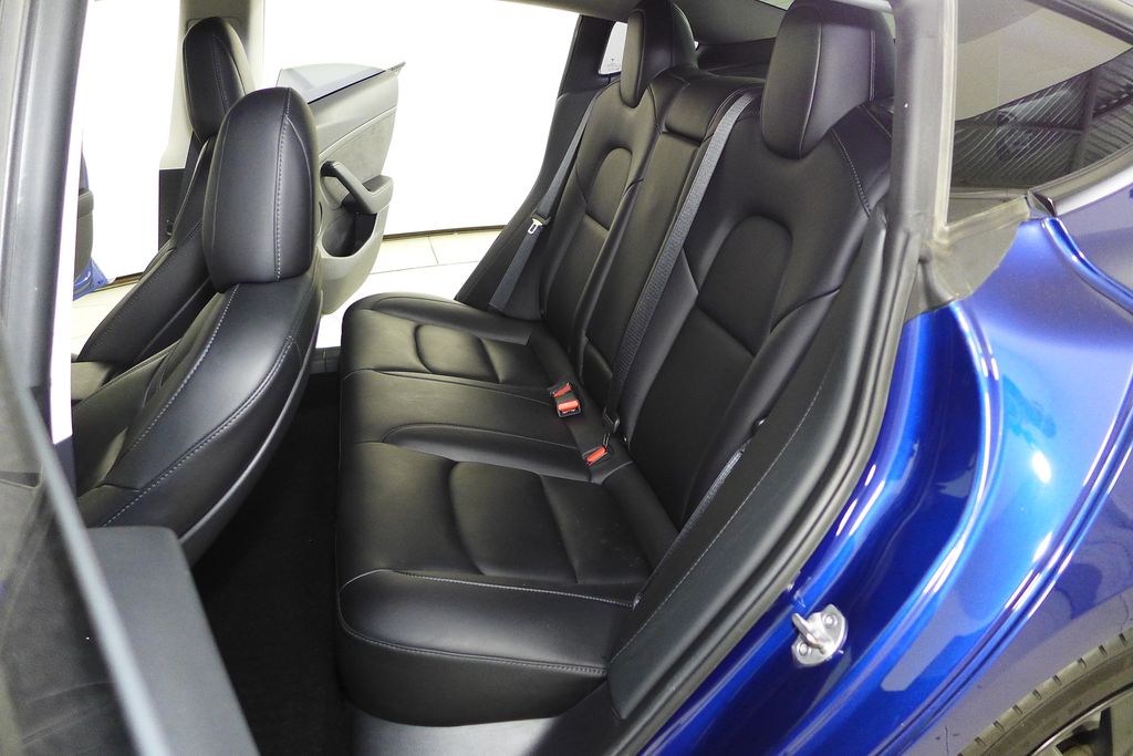 Thumbnail: 2022 Tesla Model 3 - 21