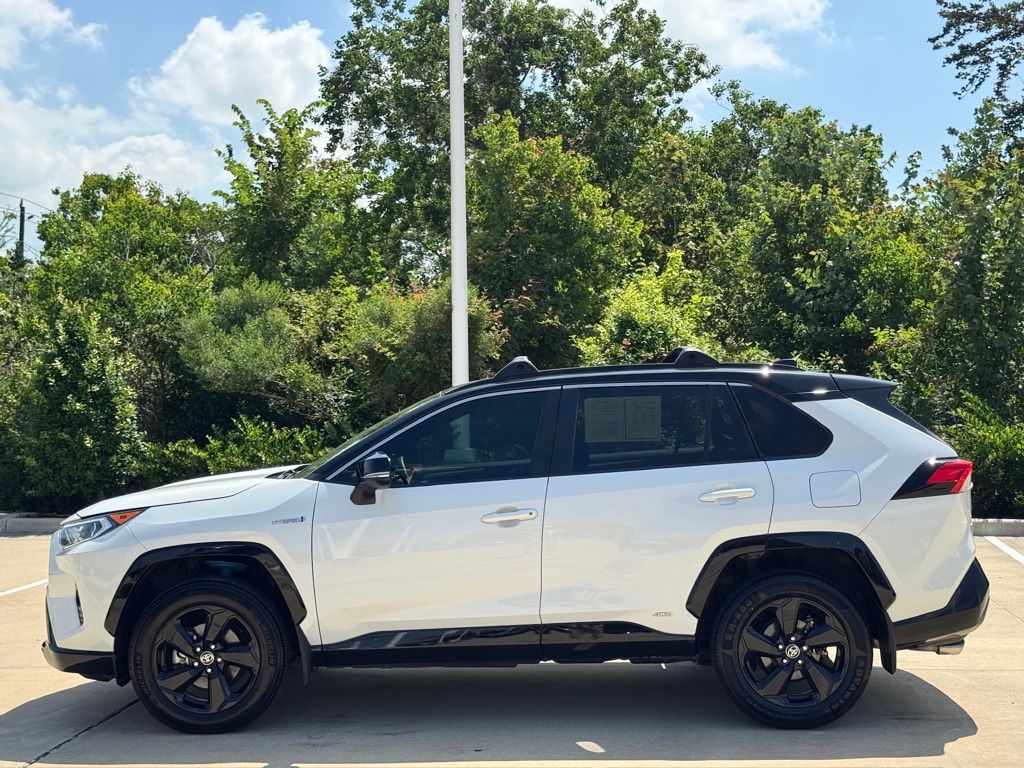 2021 Toyota RAV4 Hybrid XSE White at EAG Ford Navasota