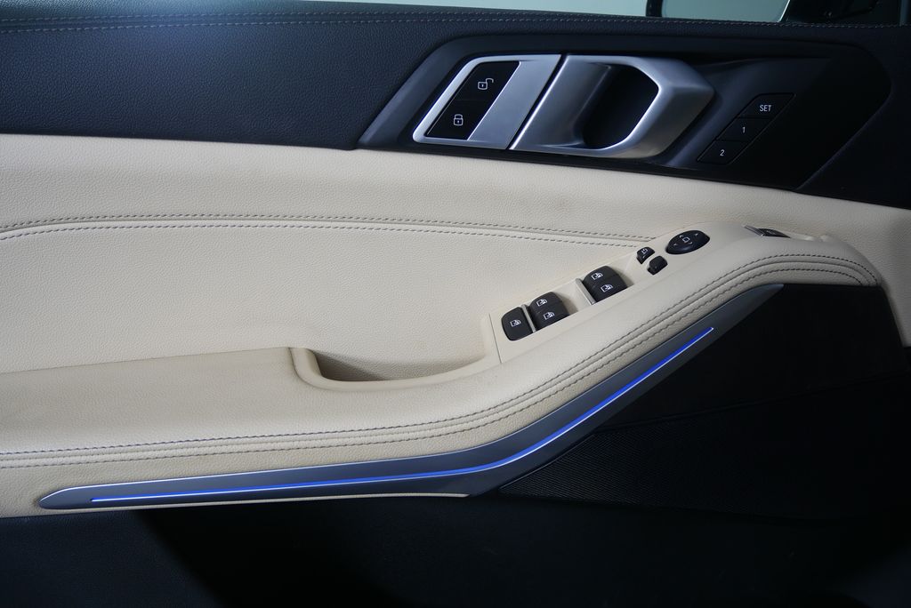 2022 BMW X5 xDrive40i 8