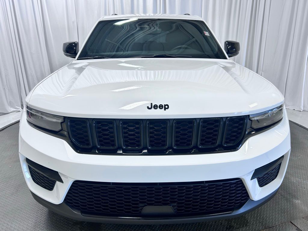 used 2023 Jeep Grand Cherokee car, priced at $32,990