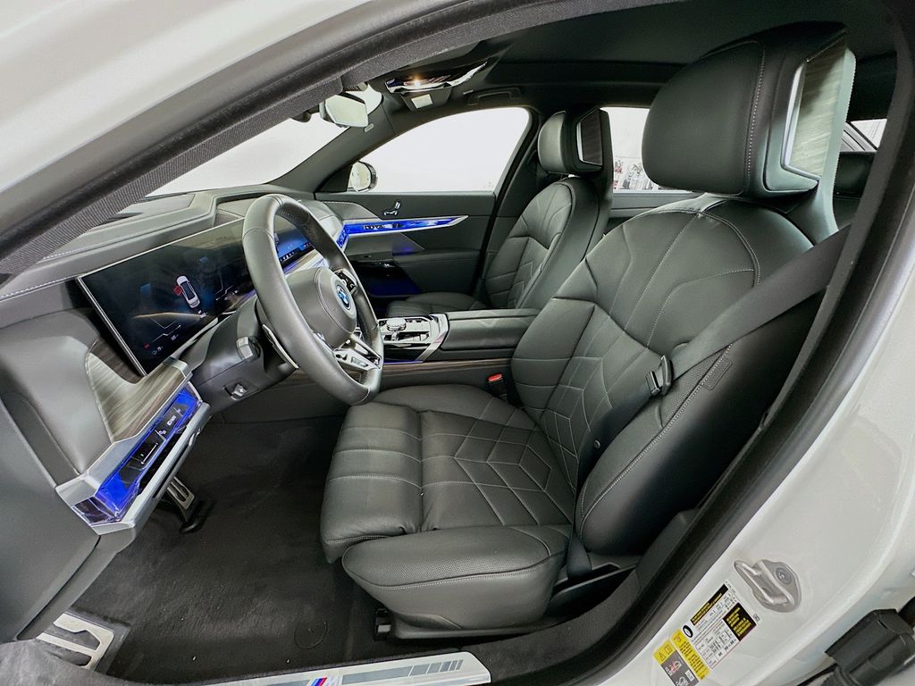 Thumbnail: 2024 BMW i7 - 21