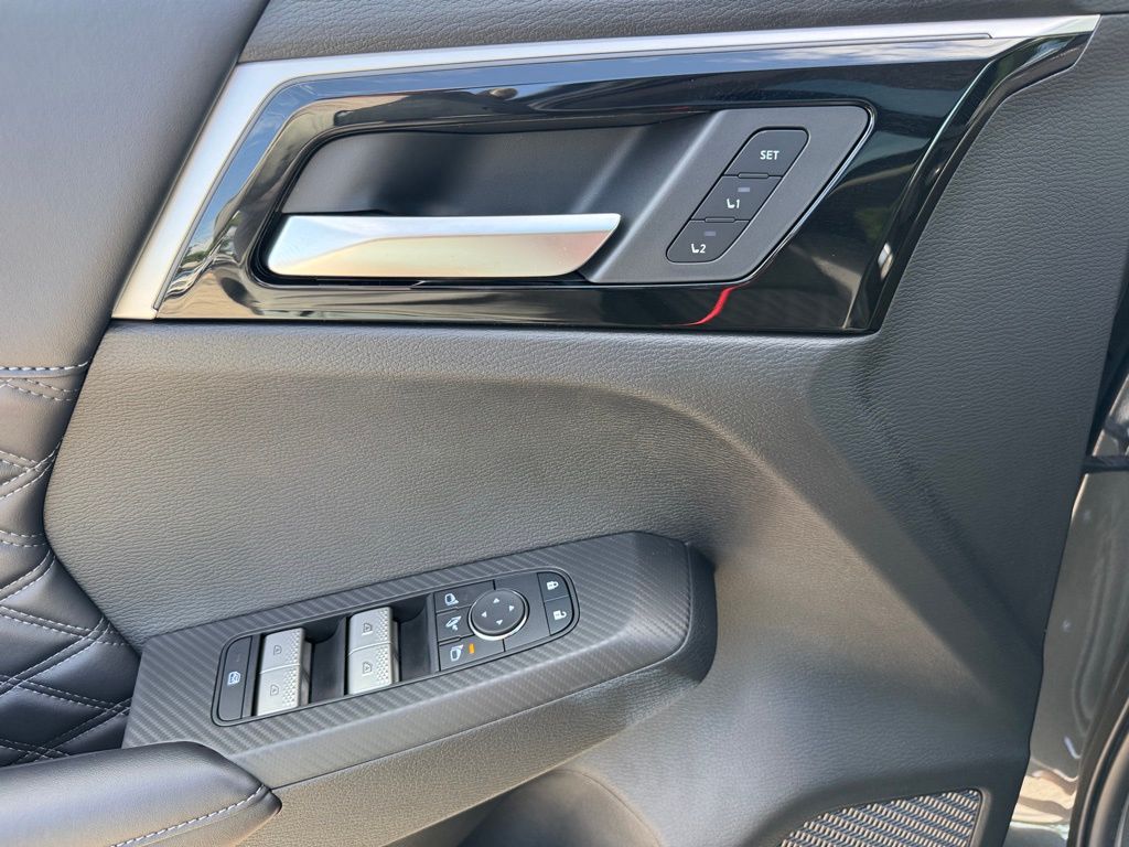 2025 Mitsubishi Outlander PHEV SEL photo 24