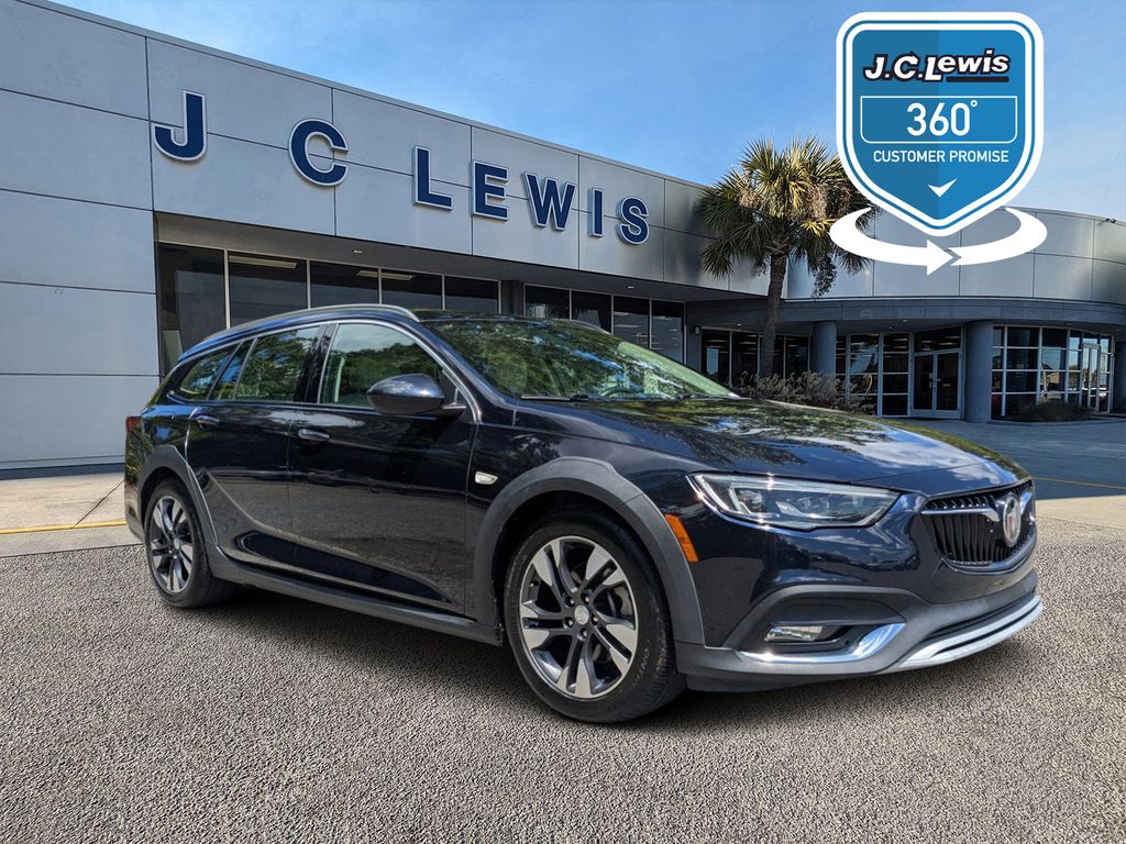 2018 Buick Regal TourX Essence