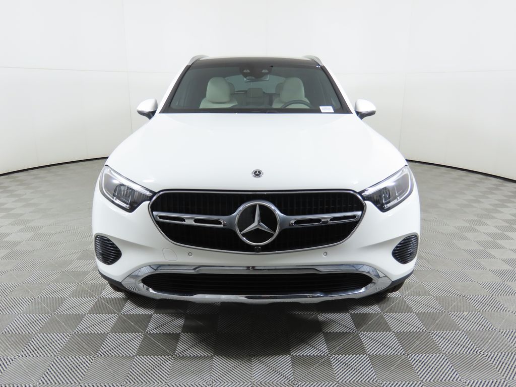 2025 Mercedes-Benz GLC 300 2