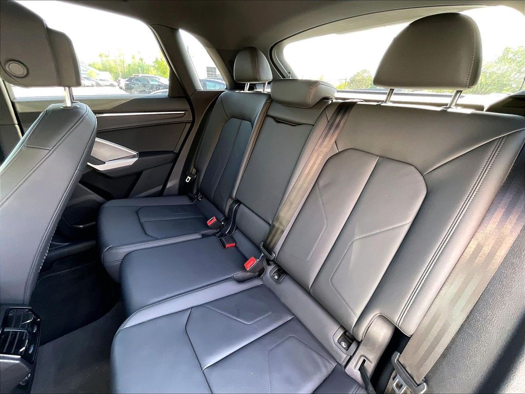 2025 Audi Q3 — photo 21