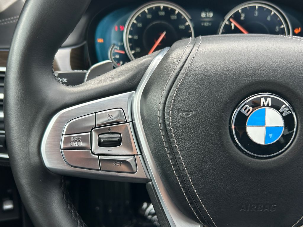 Thumbnail: 2018 BMW 7 Series - 19