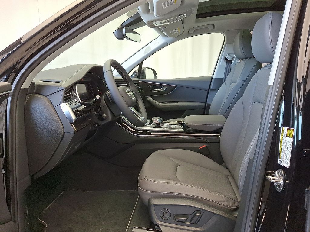 Thumbnail: 2025 Audi Q7 - 13