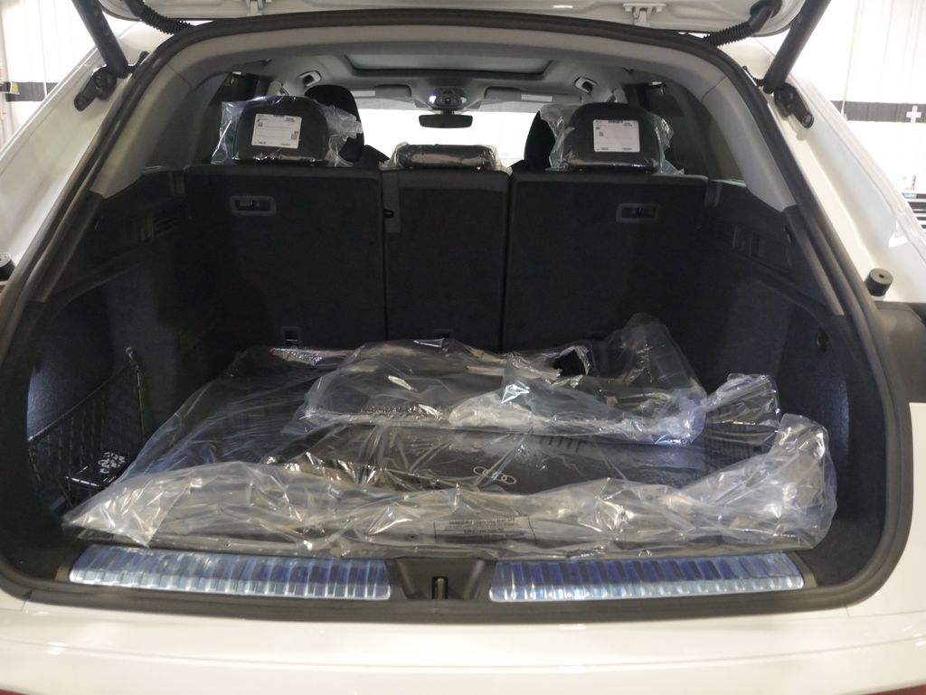 Thumbnail: 2025 Audi Q5 - 19