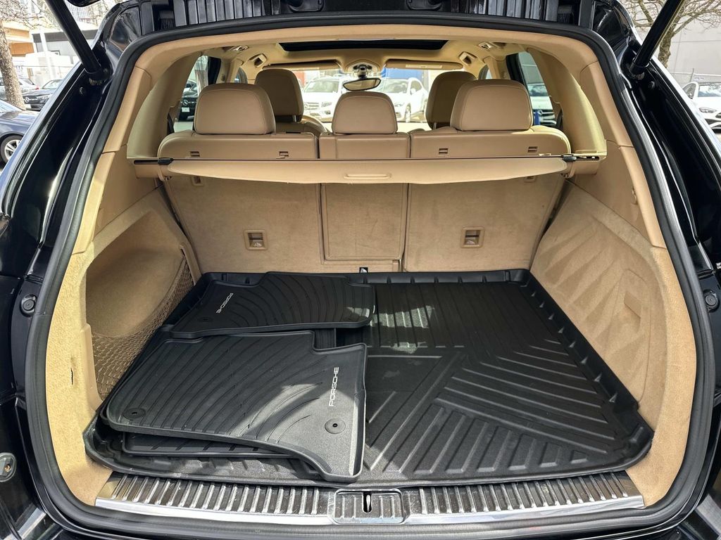 Thumbnail: 2014 Porsche Cayenne - 25