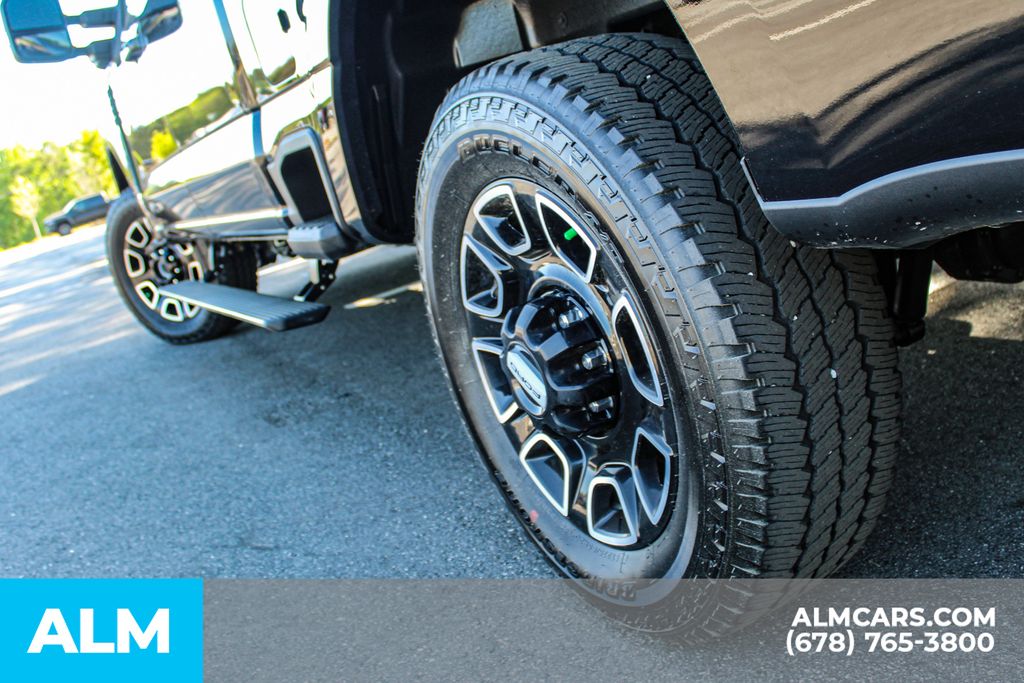 Used 2025 Black Ford Platinum image 15