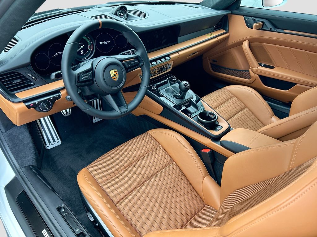 Thumbnail: 2024 Porsche 911 - 4