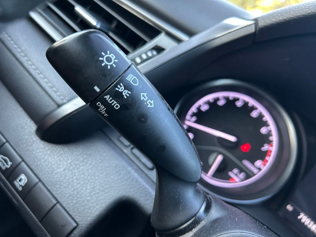Thumbnail: 2021 Toyota Camry - 27