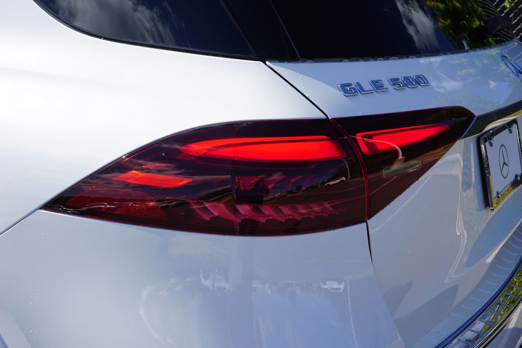 Thumbnail: 2026 Mercedes-Benz GLE - 16