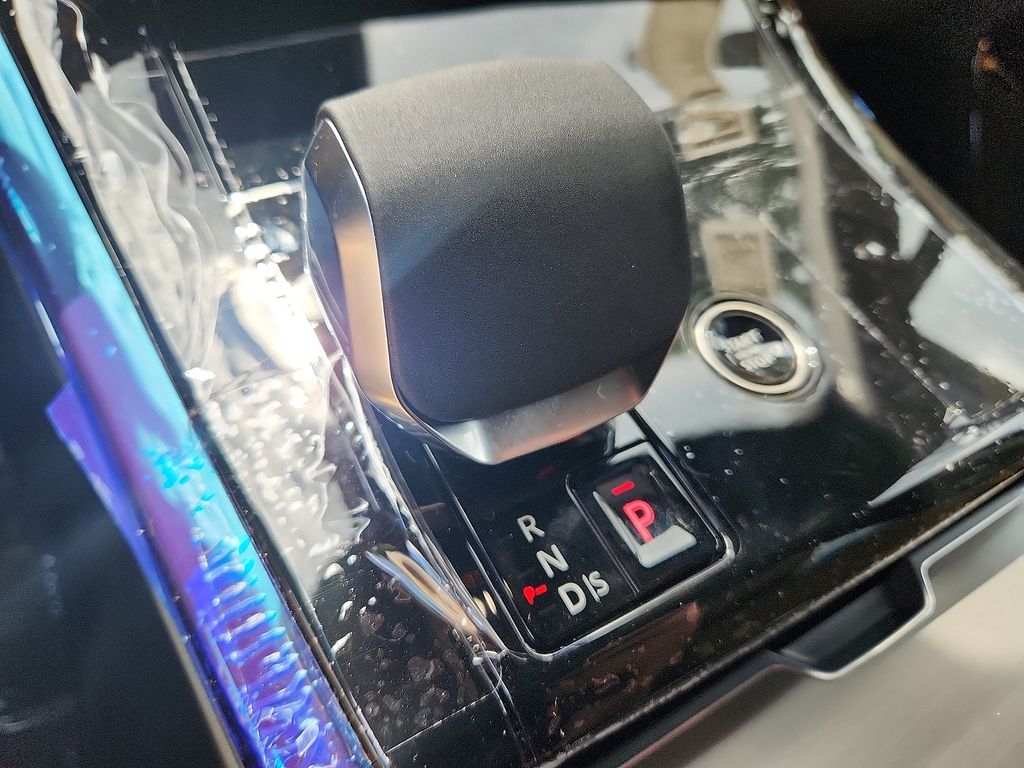 Thumbnail: 2025 Land Rover Range Rover Sport - 7