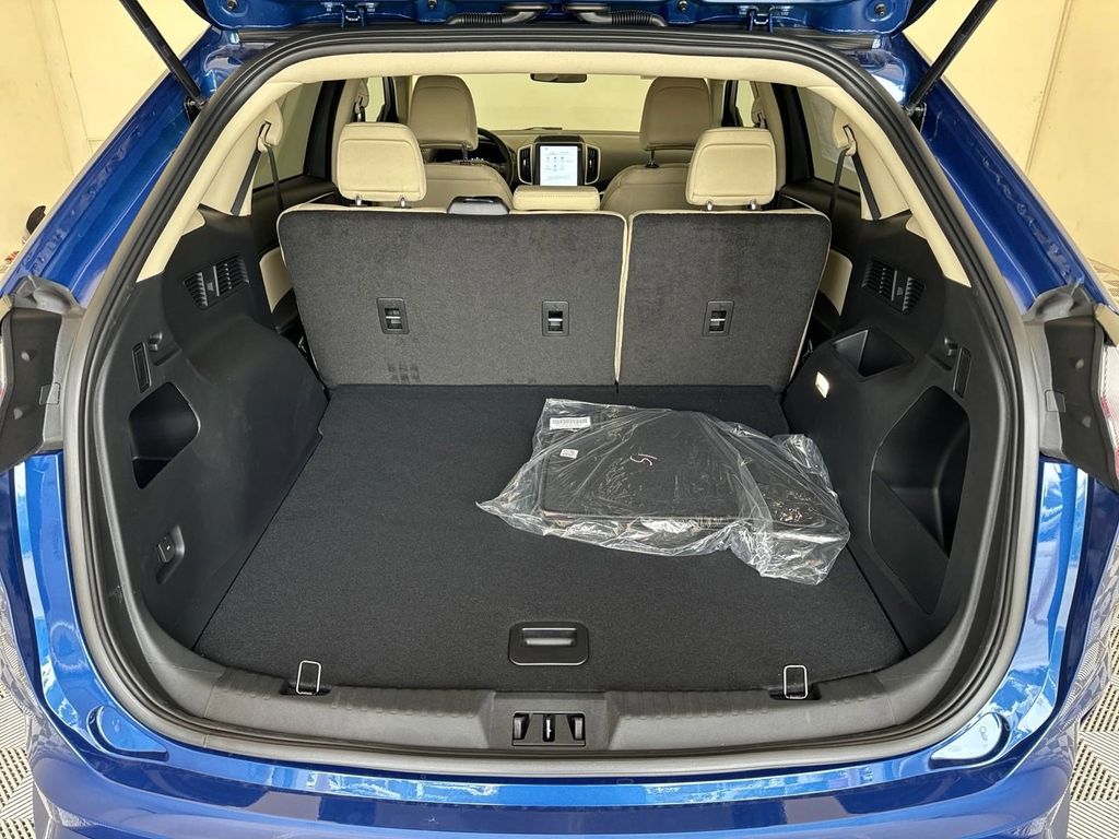 2024 Ford Edge SE photo 16