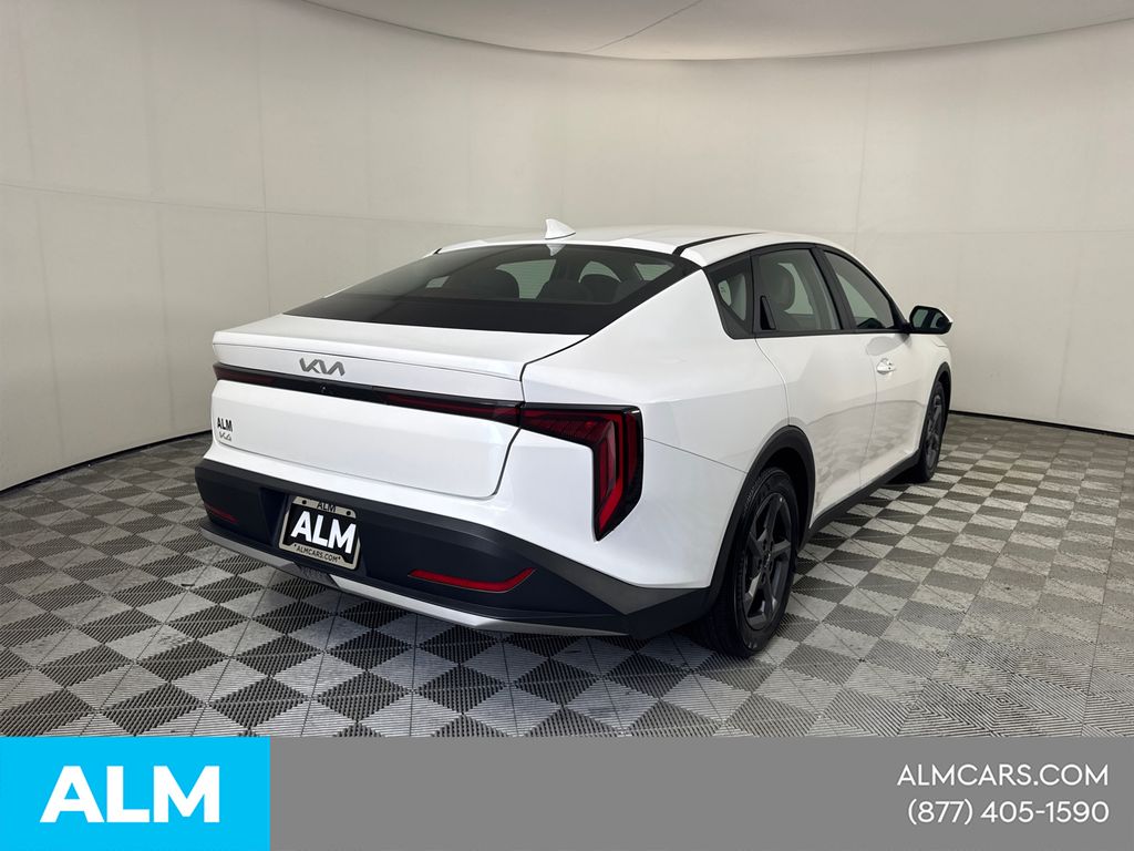 Used 2025 White Kia LXS image 7