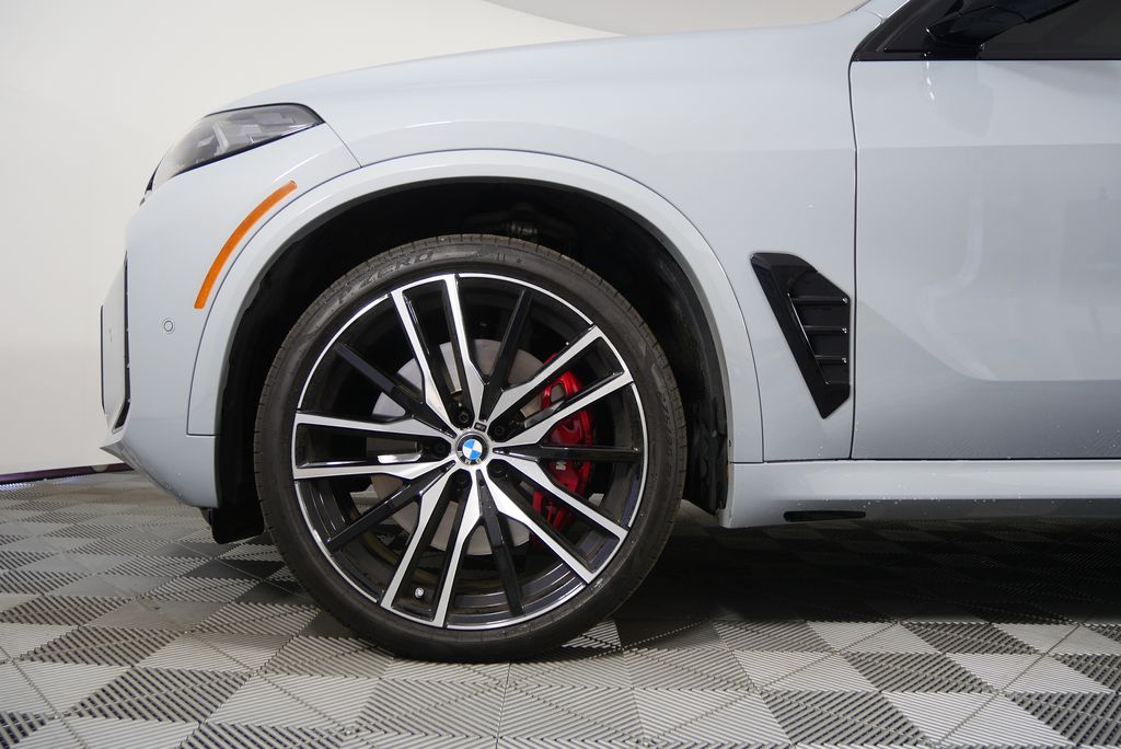 2024 BMW X5 M60i 7