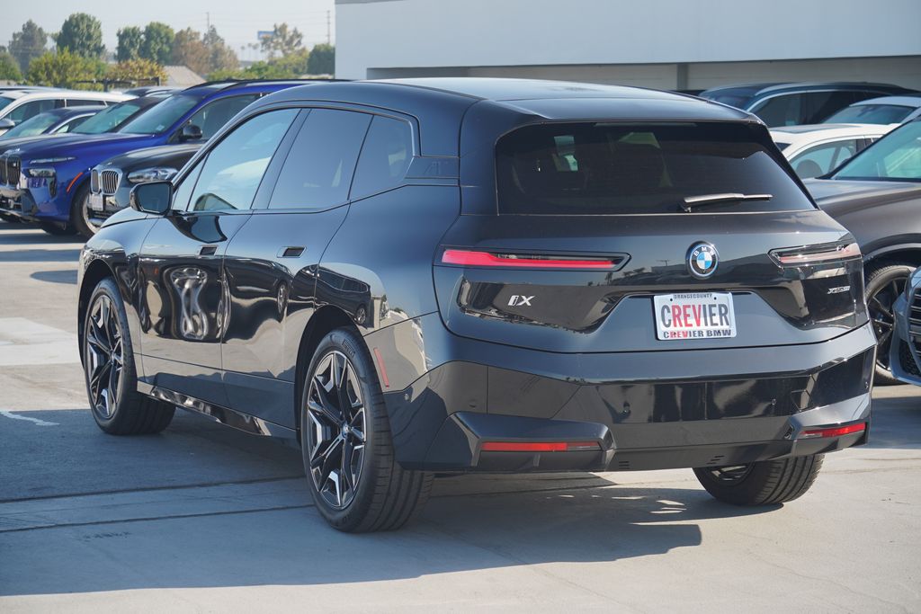 2025 BMW iX xDrive50 7