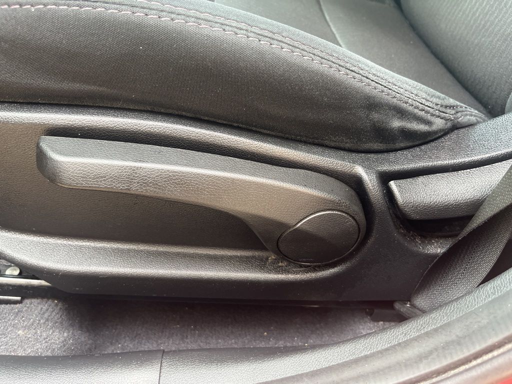 Thumbnail: 2016 Hyundai Elantra - 32