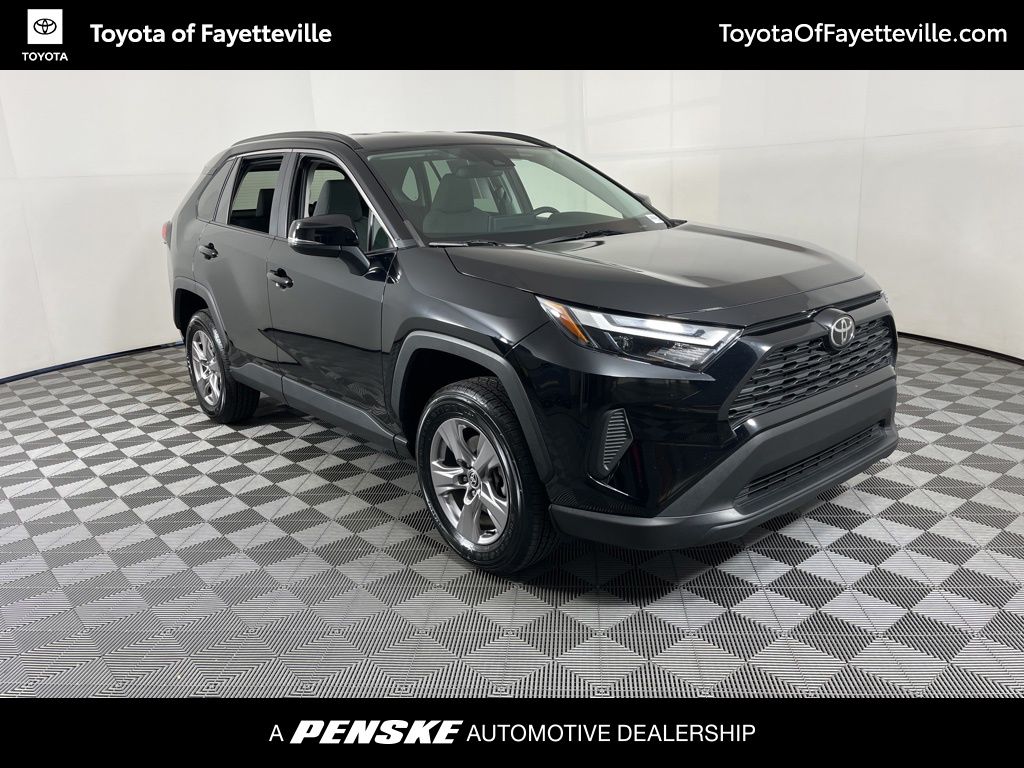 2022 Toyota RAV4 XLE 14