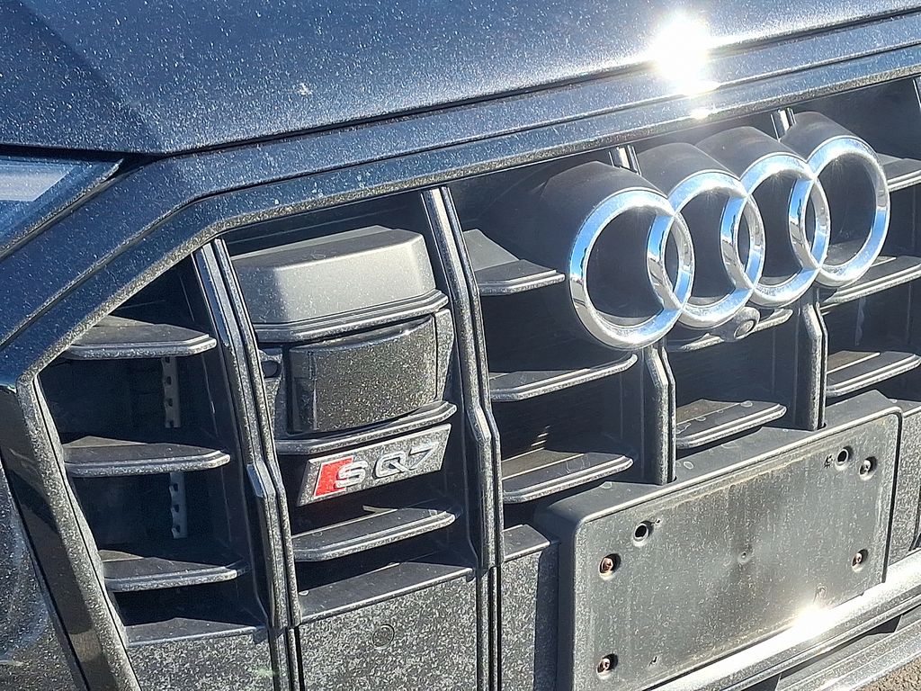 Thumbnail: 2021 Audi SQ7 - 4