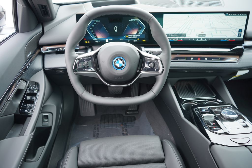 Thumbnail: 2026 BMW i5 - 16