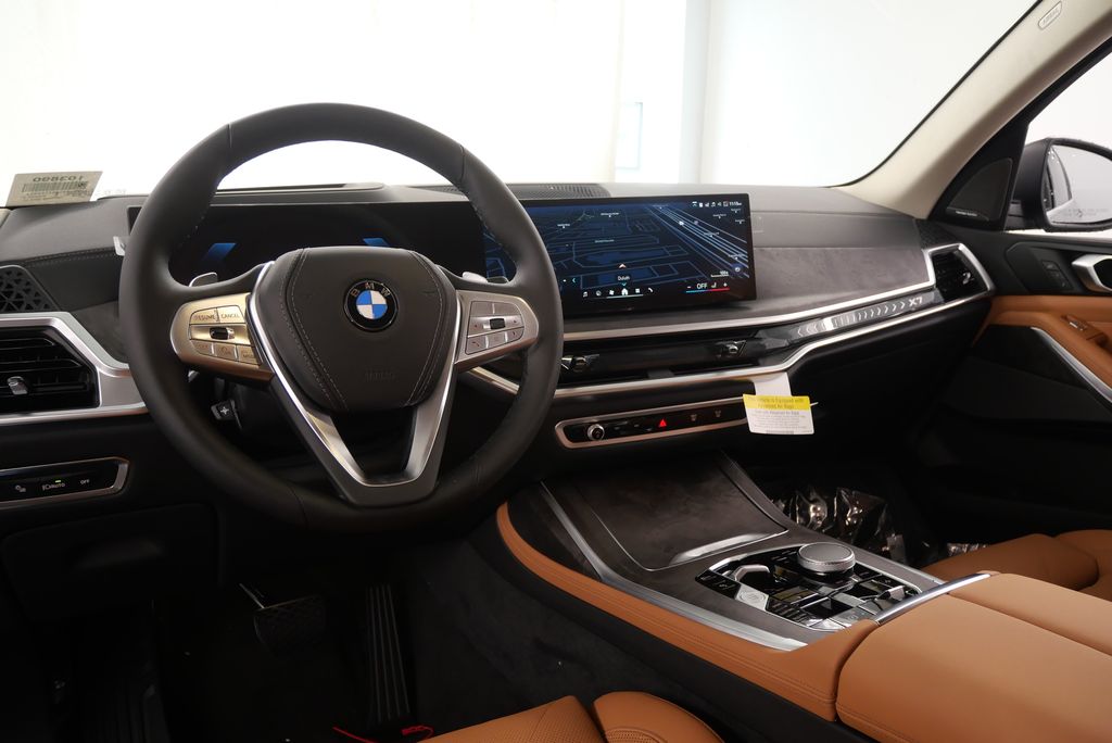 2025 BMW X7 xDrive40i 21