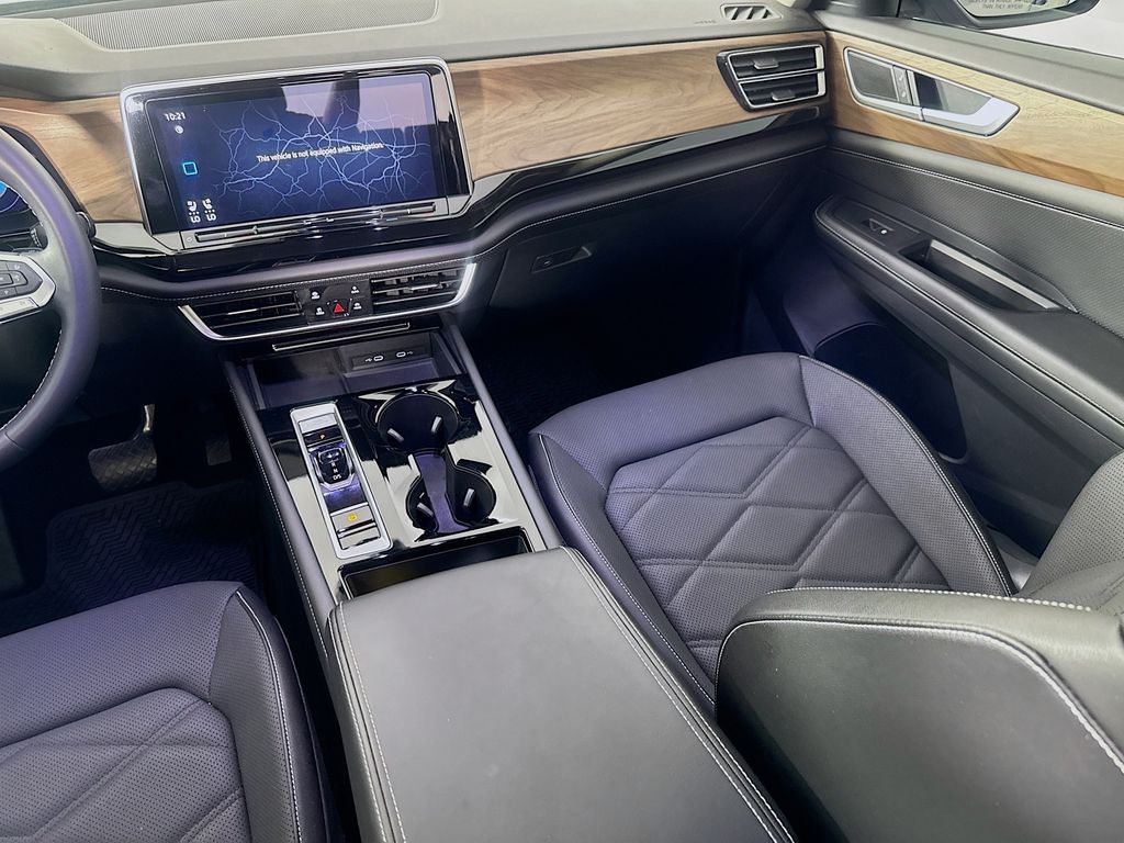 Used Car 2024 Volkswagen Atlas  2.0t Se W/technology For Sale Under $30,000 In Austin, Texas