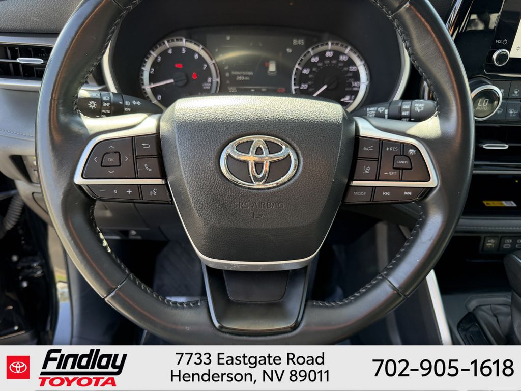 Used 2024 Toyota Highlander SUV