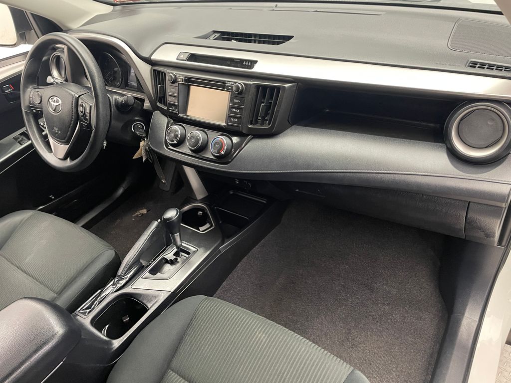 Thumbnail: 2018 Toyota RAV4 - 15