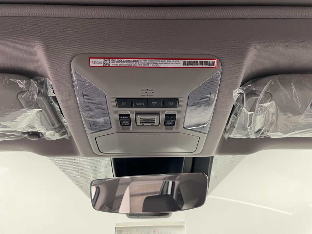 Thumbnail: 2025 Toyota RAV4 - 31
