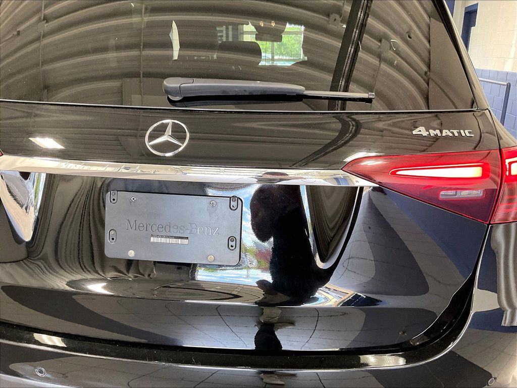 2025 Mercedes-Benz GLE — photo 29