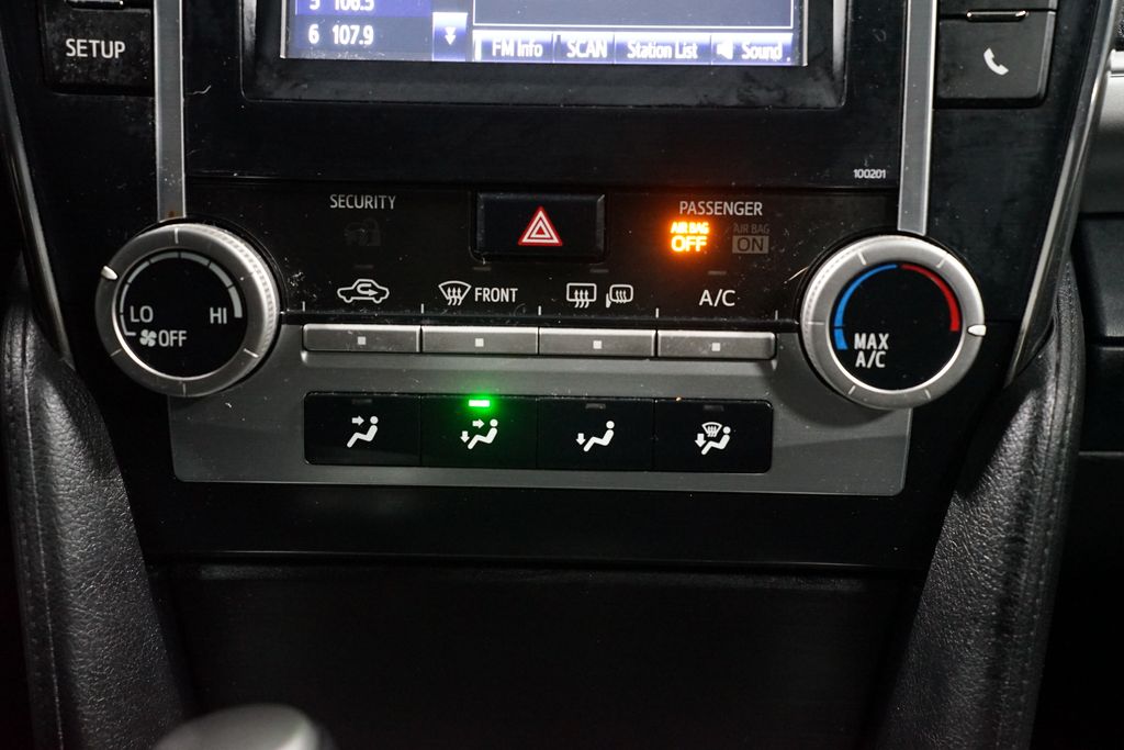 Thumbnail: 2014 Toyota Camry - 20