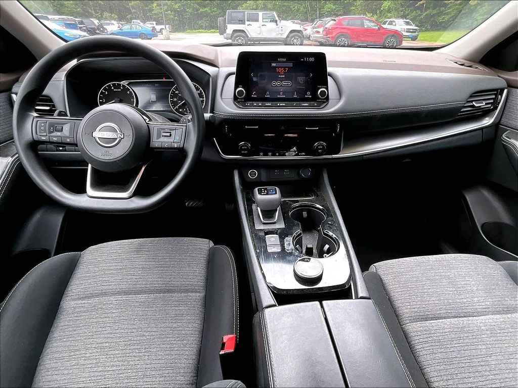 2022 Nissan Rogue — photo 21
