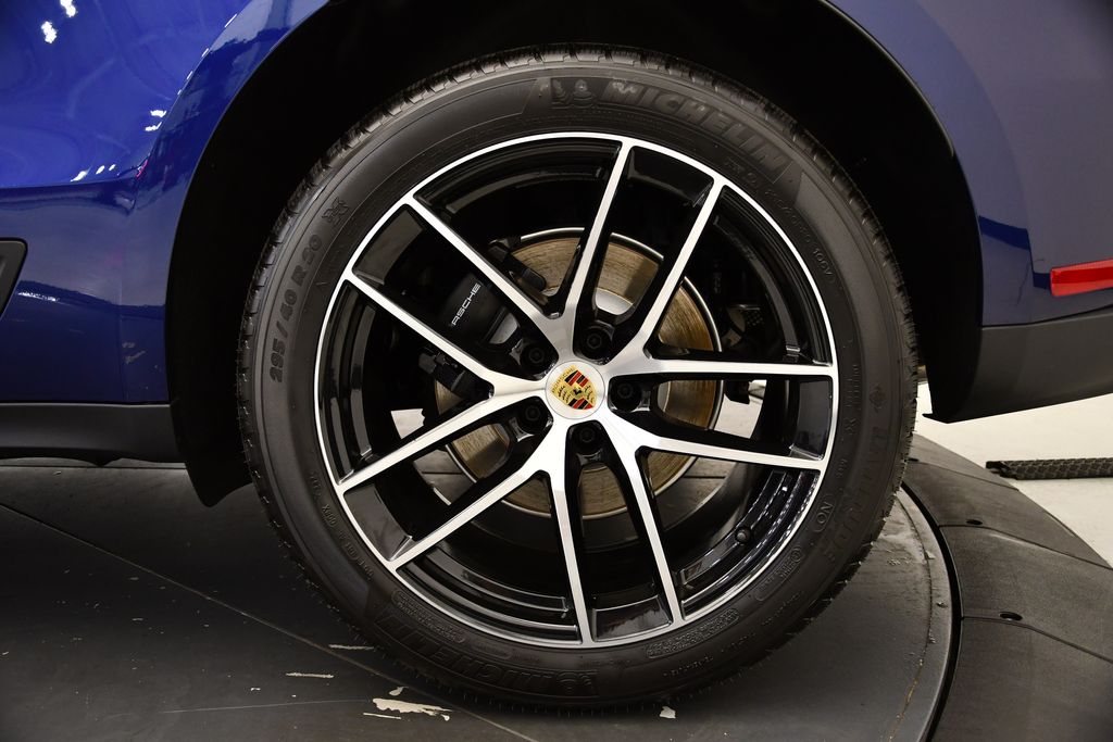 Thumbnail: 2025 Porsche Macan - 13