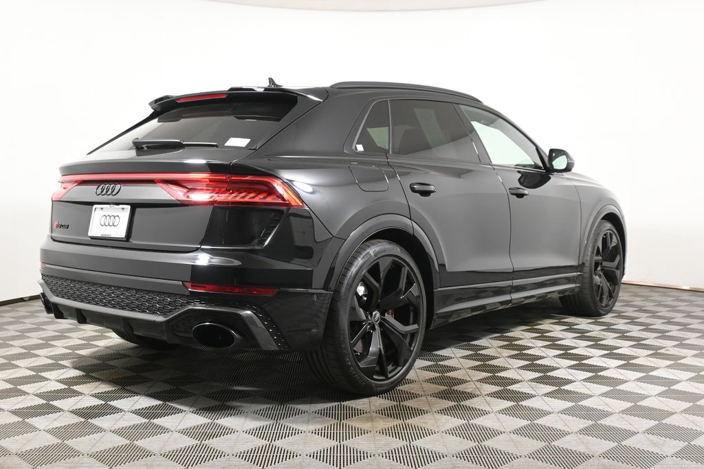 Thumbnail: 2024 Audi RS Q8 - 7