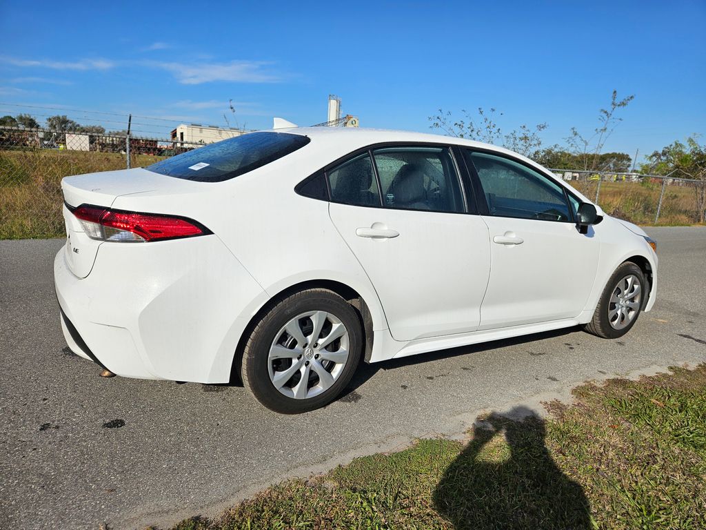 2022 Toyota Corolla LE 5