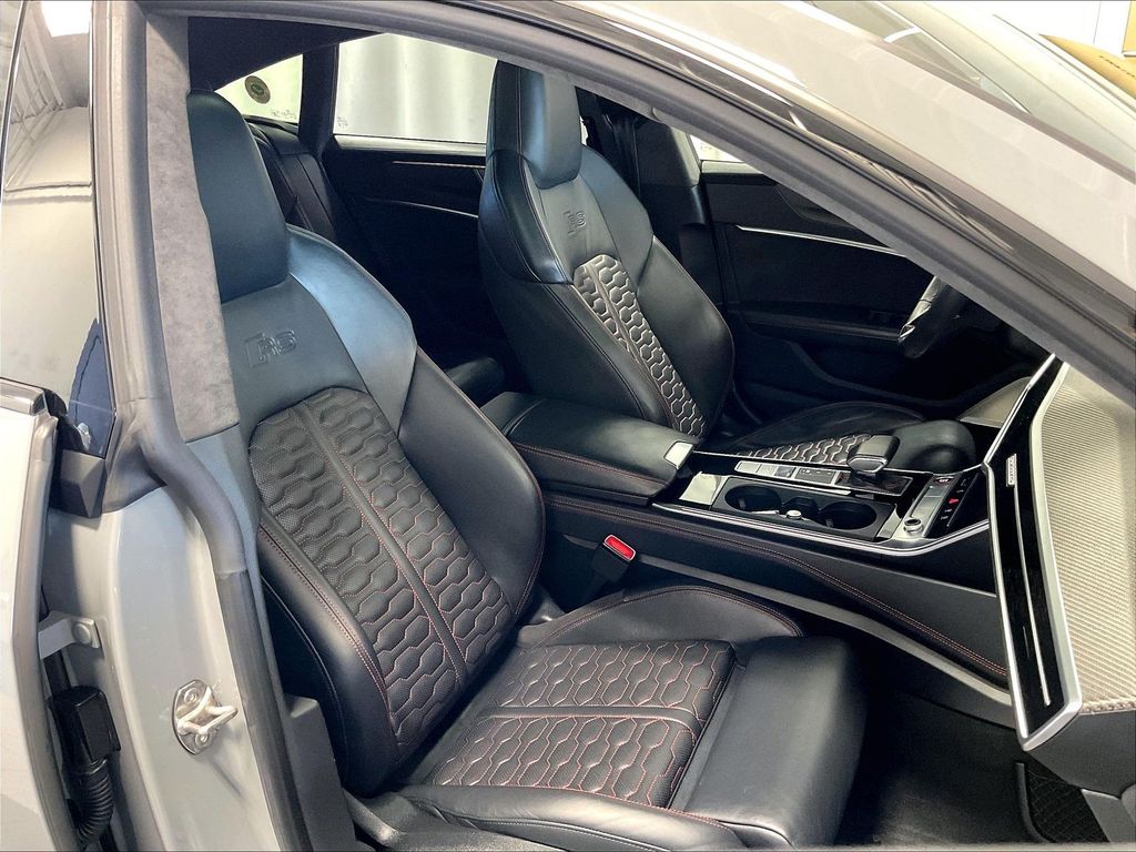 2021 Audi RS 7 — photo 11