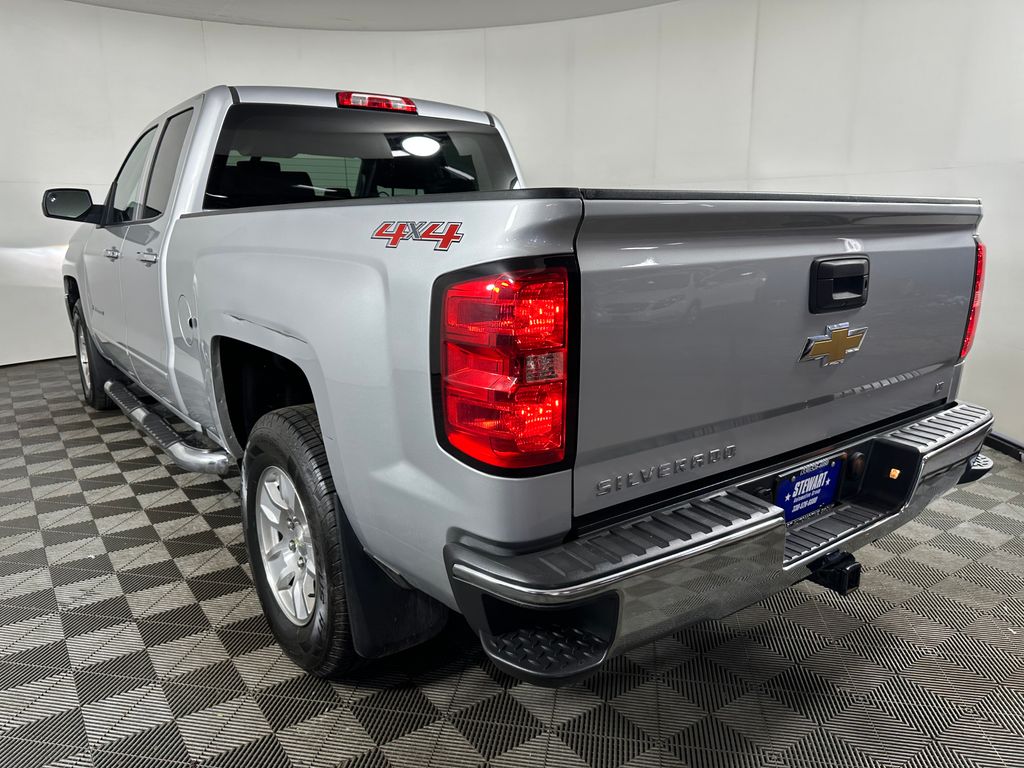 2017 Chevrolet Silverado 1500 LT - Image 3