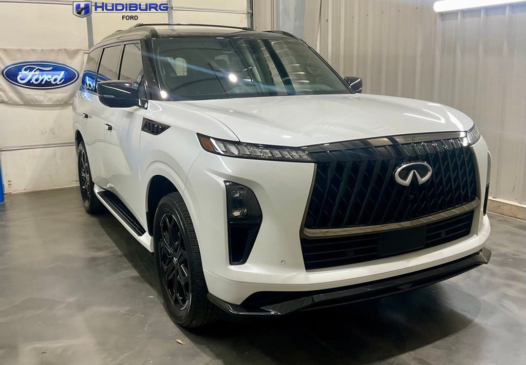 Radiant White/Black Obsidian 2026 INFINITI QX80 SUV / Crossover All-Wheel Drive 9-Speed Automatic