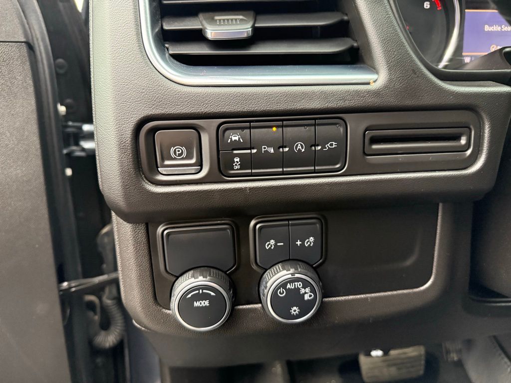 Thumbnail: 2021 Chevrolet Tahoe - 12