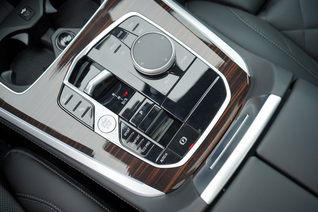 Thumbnail: 2026 BMW X5 - 18