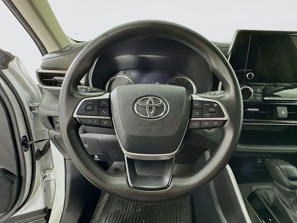2023 Toyota Highlander L 11