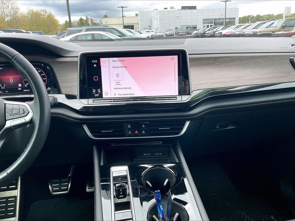 2024 Volkswagen Atlas — photo 18
