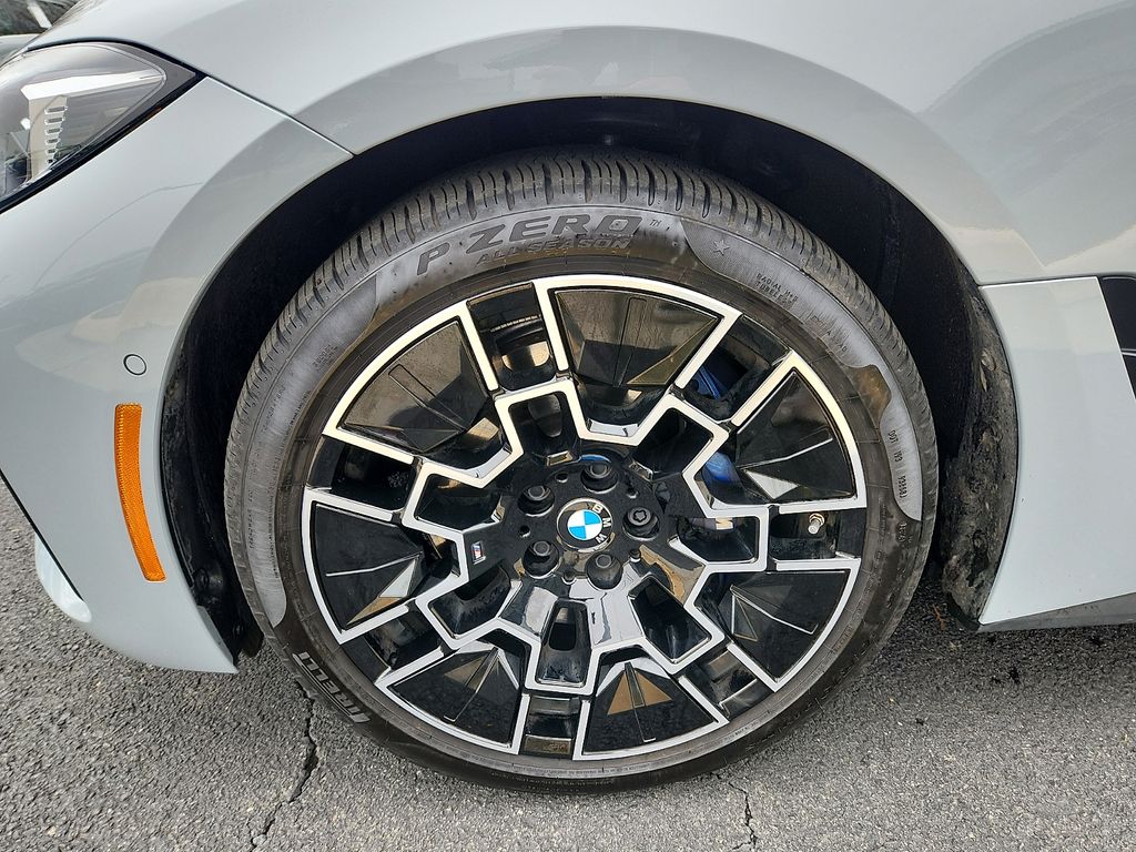 Thumbnail: 2025 BMW i4 - 8